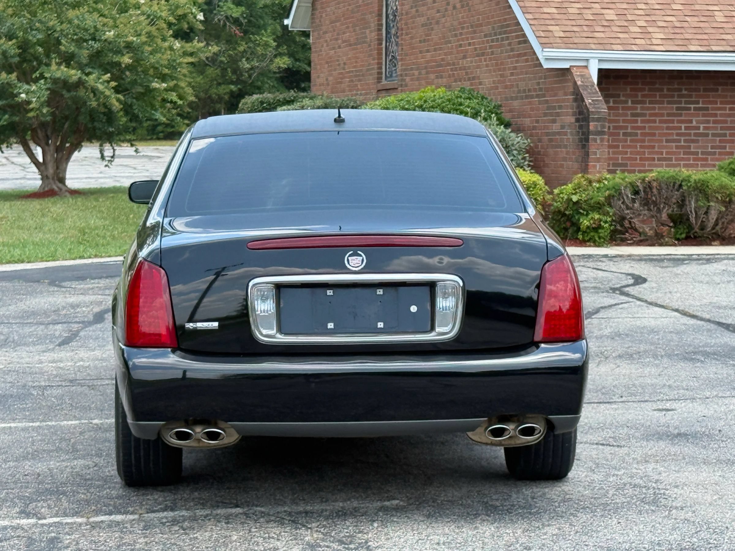 Used 2005 Cadillac De Ville Limousine FWD image 4