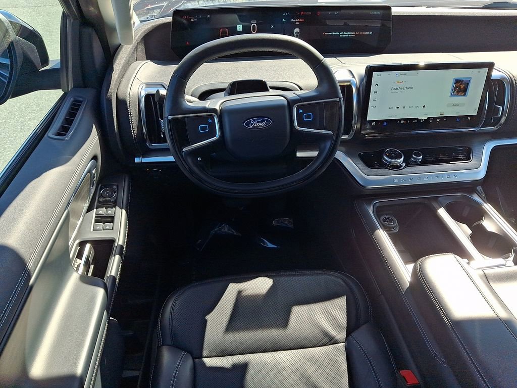 Used 2025 Ford Expedition Max Platinum image 12