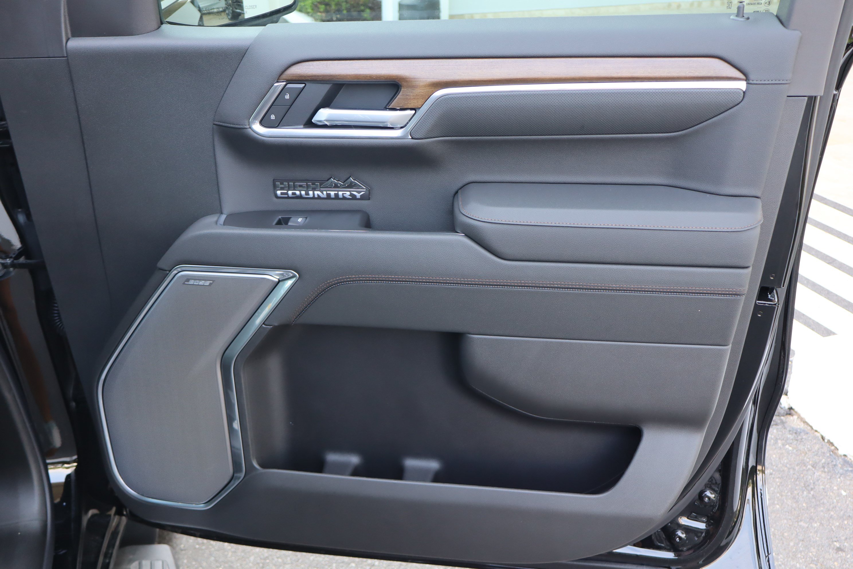 New 2026 Chevrolet Silverado 1500 High Country w/ High Country Premium Package AWD/4WD image 23