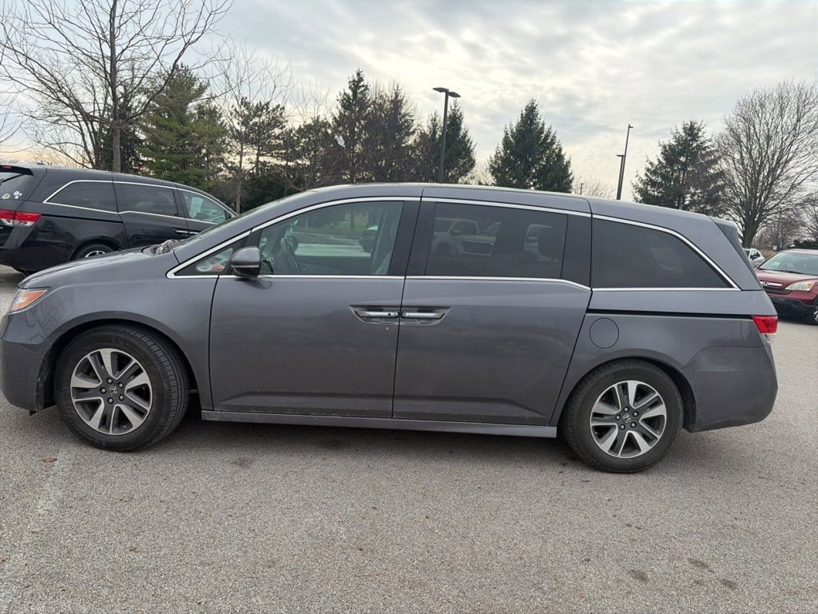 Used 2015 Honda Odyssey Touring Elite image 4
