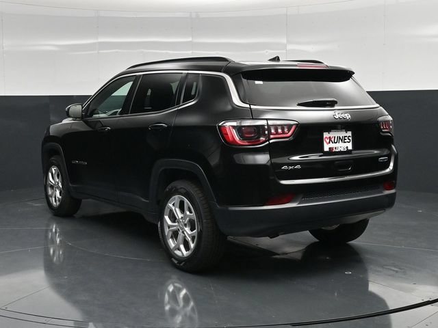 Certified 2024 Jeep Compass Latitude AWD/4WD image 12