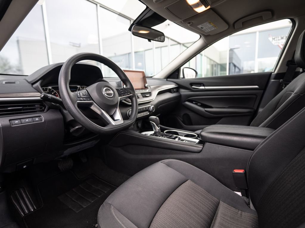 Used 2023 Nissan Altima 2.5 SV AWD/4WD image 4