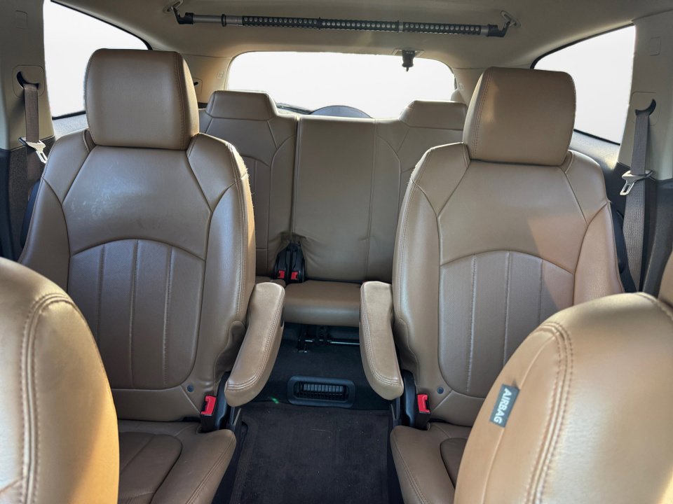 Used 2016 Buick Enclave Premium w/ Experience Buick Package FWD image 12