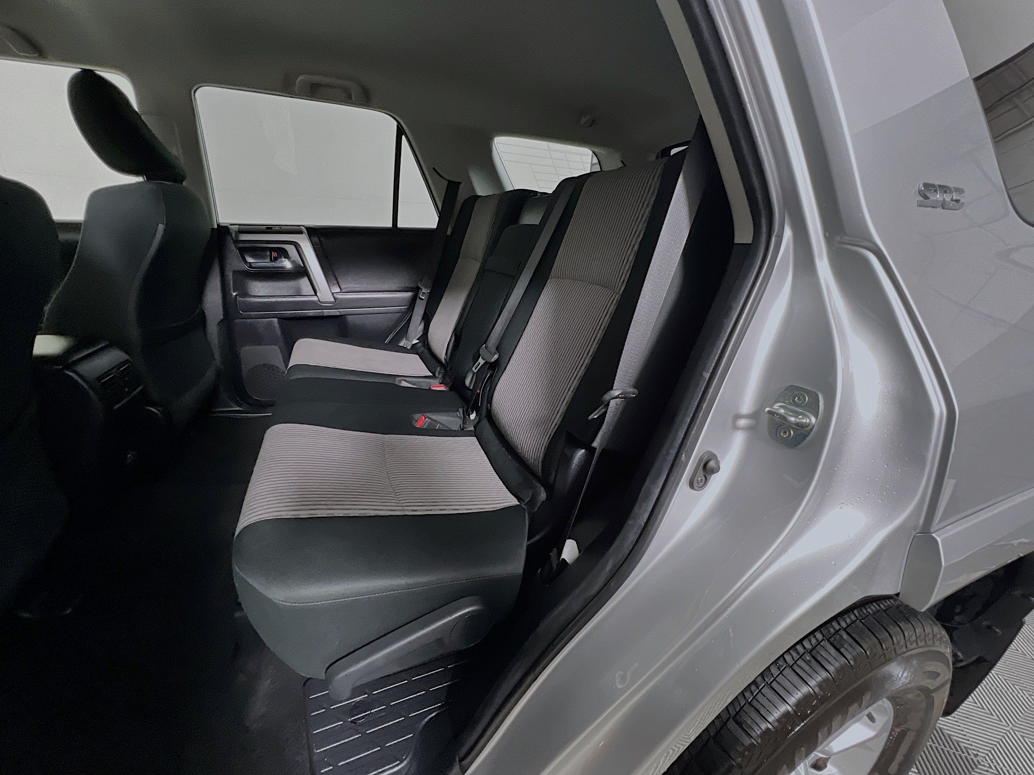 Used 2024 Toyota 4Runner SR5 AWD/4WD image 29