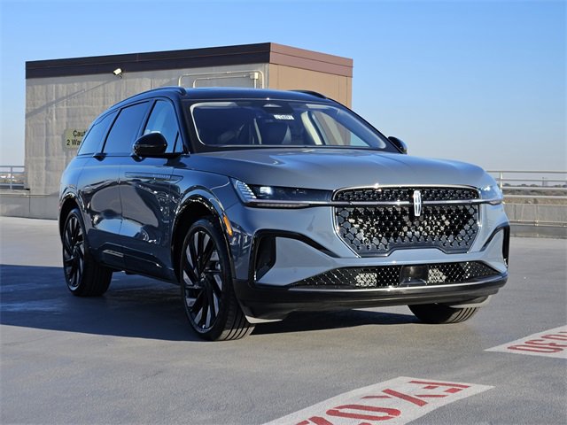 New 2026 Lincoln Nautilus Reserve w/ Jet Appearance Package image 3