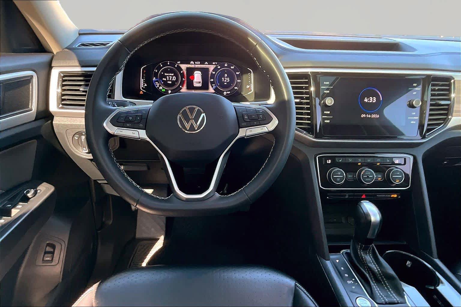 Used 2022 Volkswagen Atlas SEL AWD/4WD image 6