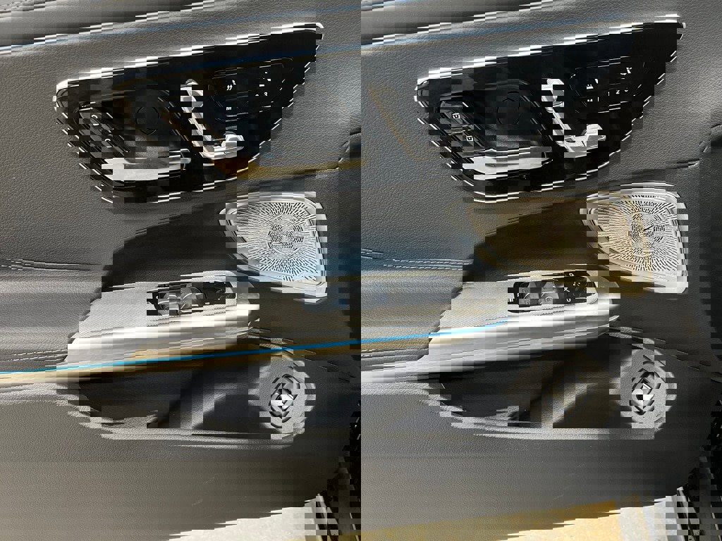 Used 2025 Mercedes-Benz CLE 300 4MATIC Cabriolet image 21