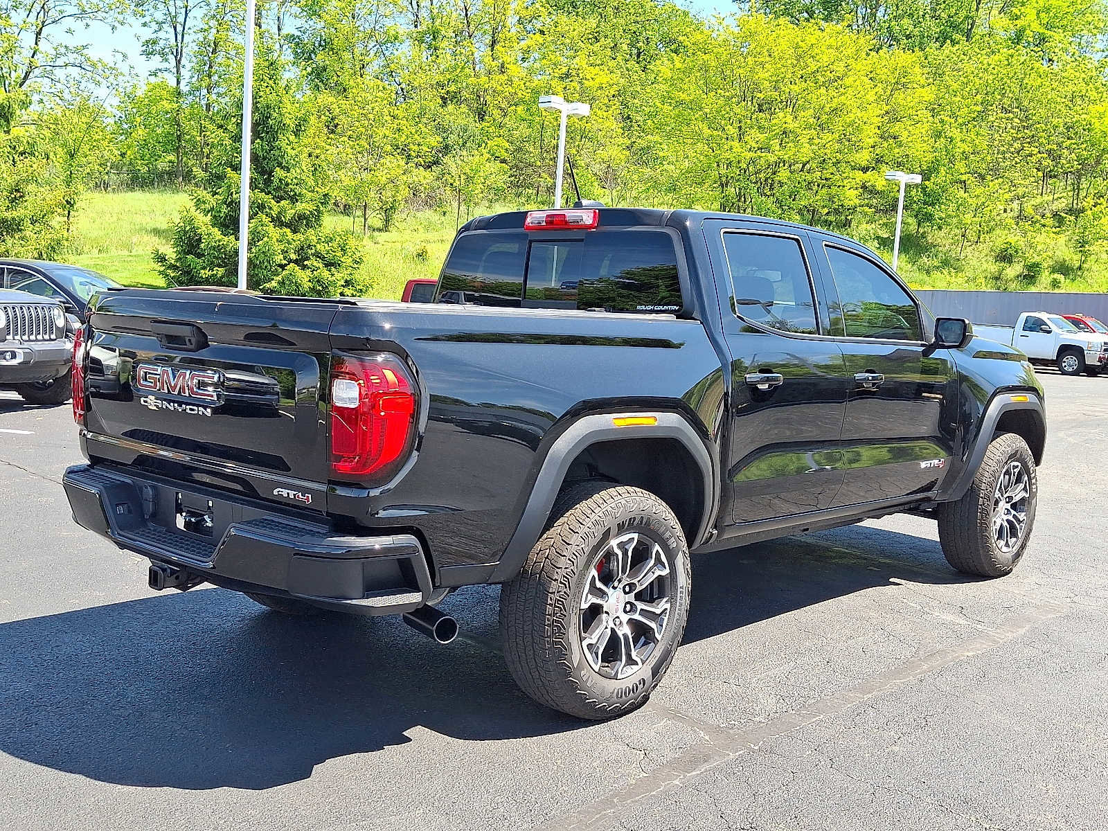 Used 2024 GMC Canyon AT4 AWD/4WD image 6