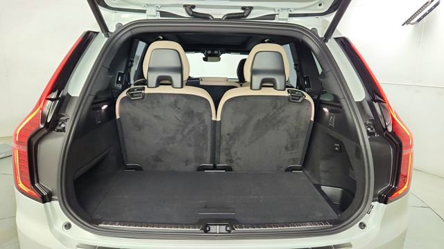 Used 2026 Volvo XC90 B6 Plus w/ Protection Package Premier AWD/4WD image 42