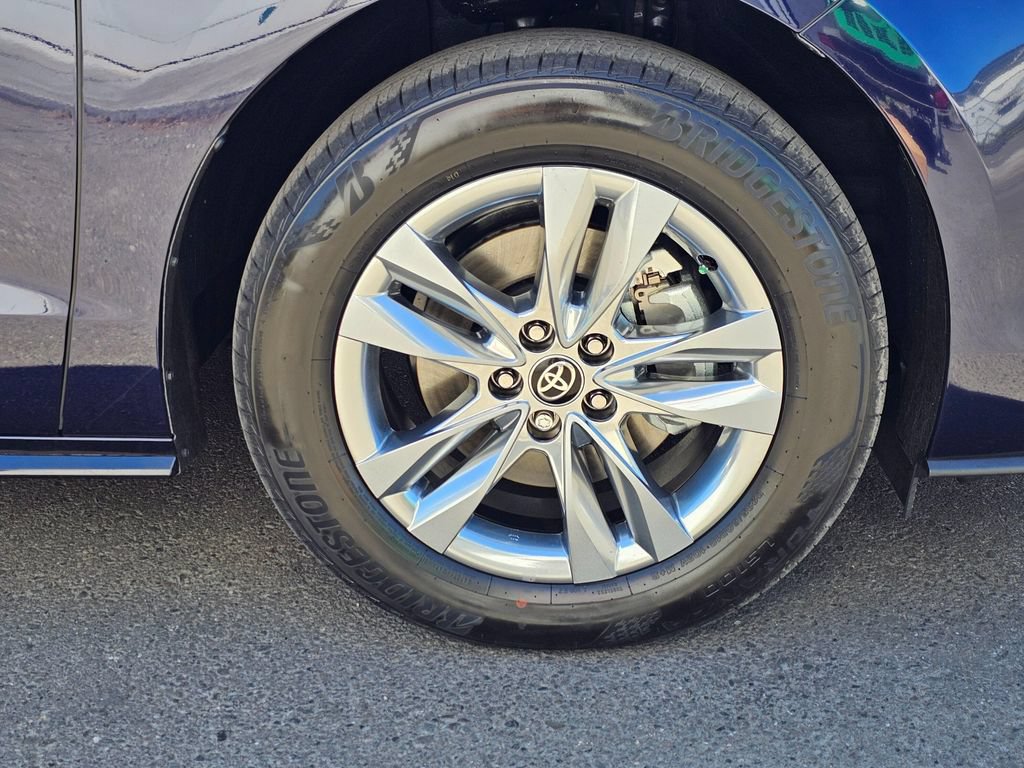 New 2026 Toyota Sienna Limited AWD/4WD image 9