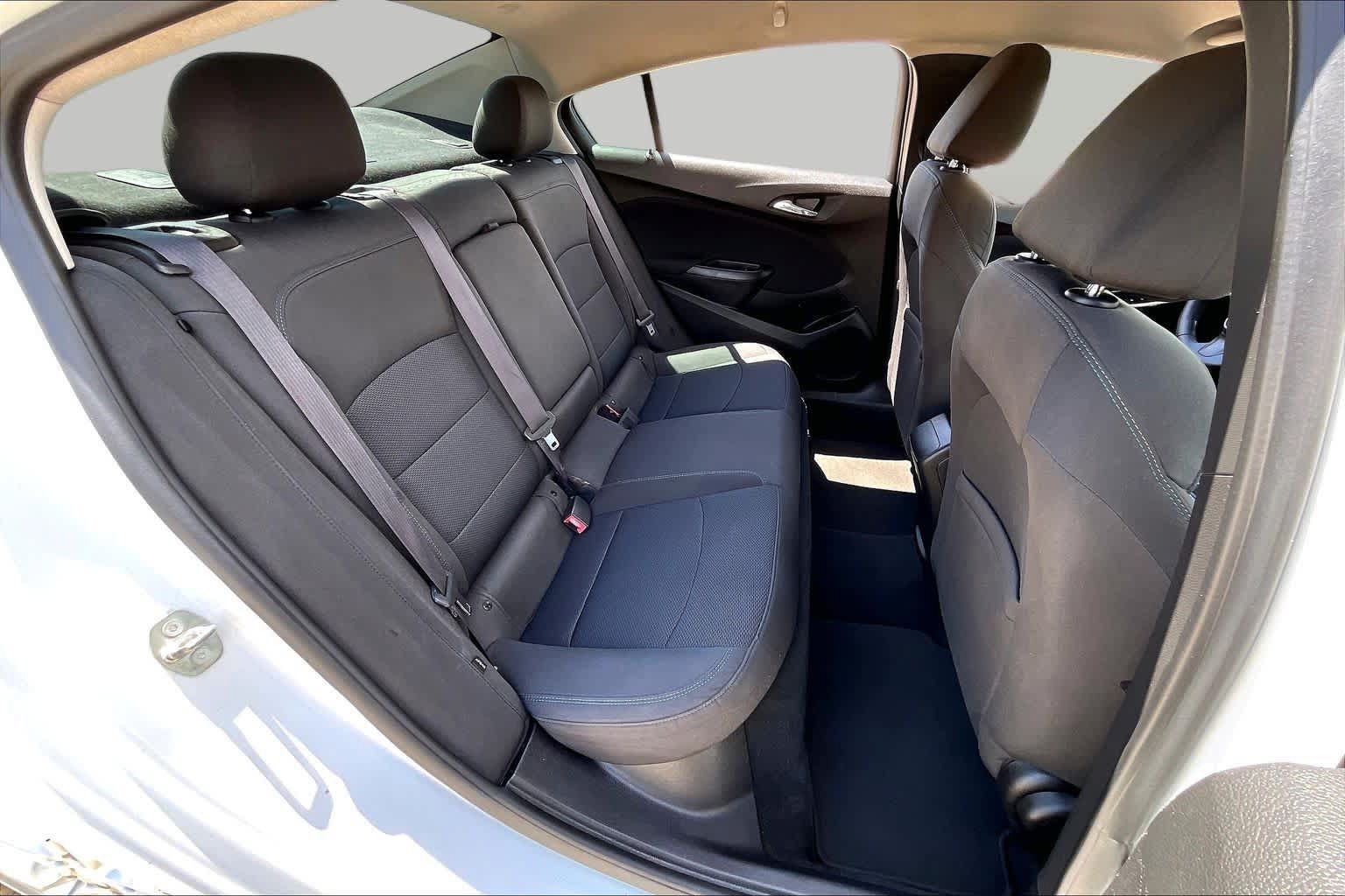 Used 2016 Chevrolet Cruze LT w/ Convenience Package FWD image 20