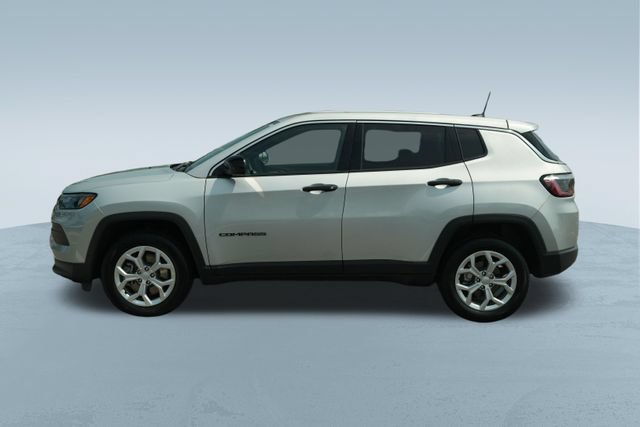 Used 2024 Jeep Compass Sport AWD/4WD image 4