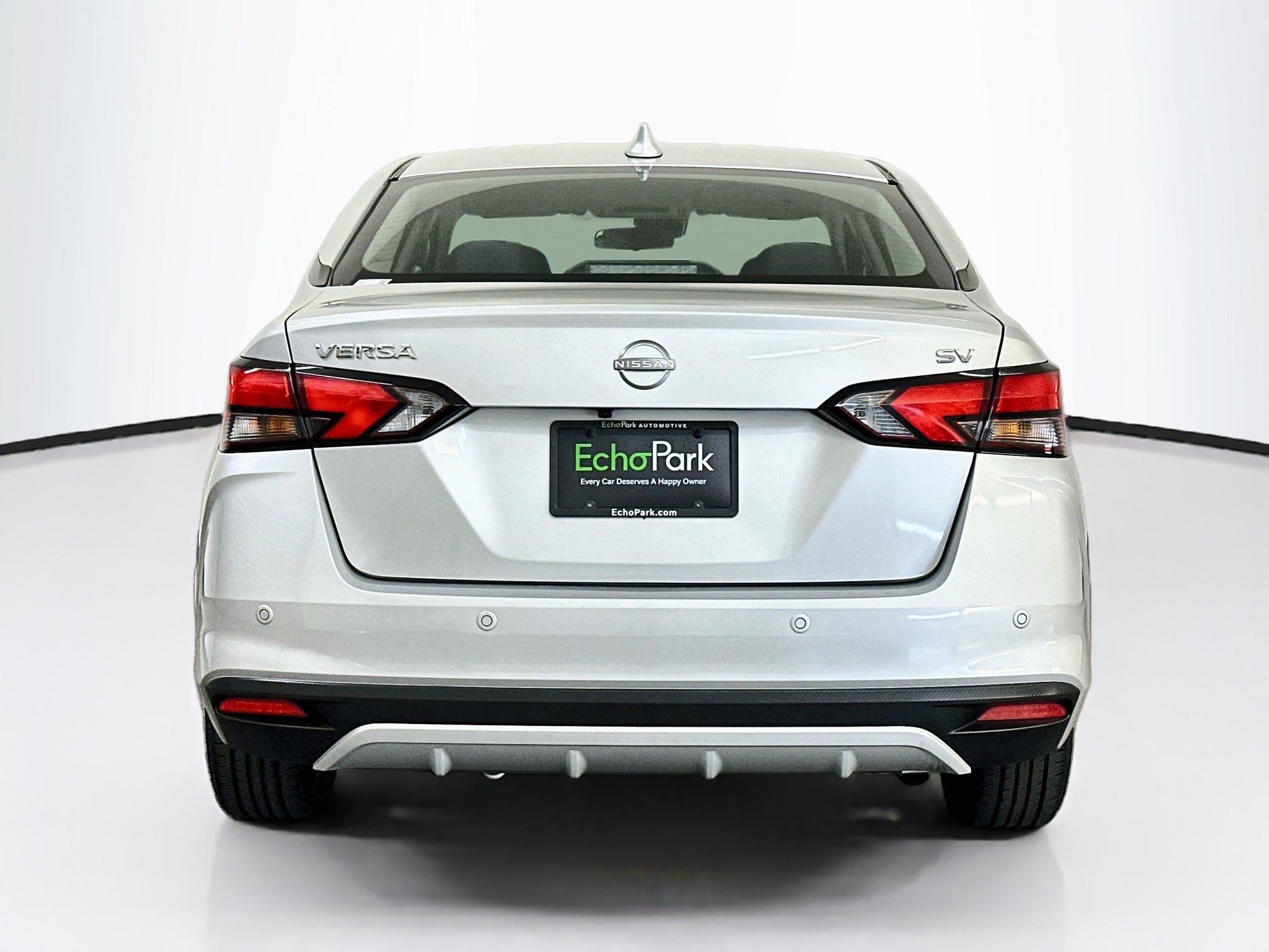 Used 2024 Nissan Versa SV FWD image 7