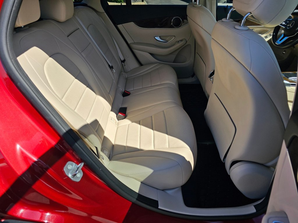 Used 2021 Mercedes-Benz GLC 300 4MATIC image 25