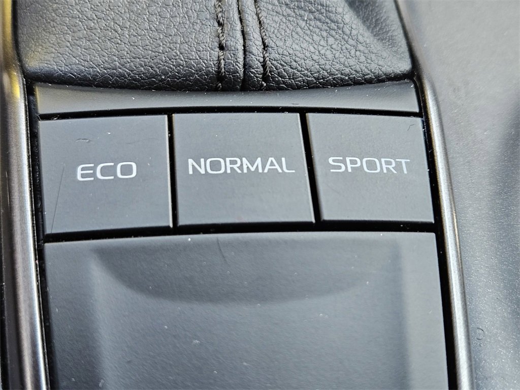 Used 2024 Toyota Camry SE image 21