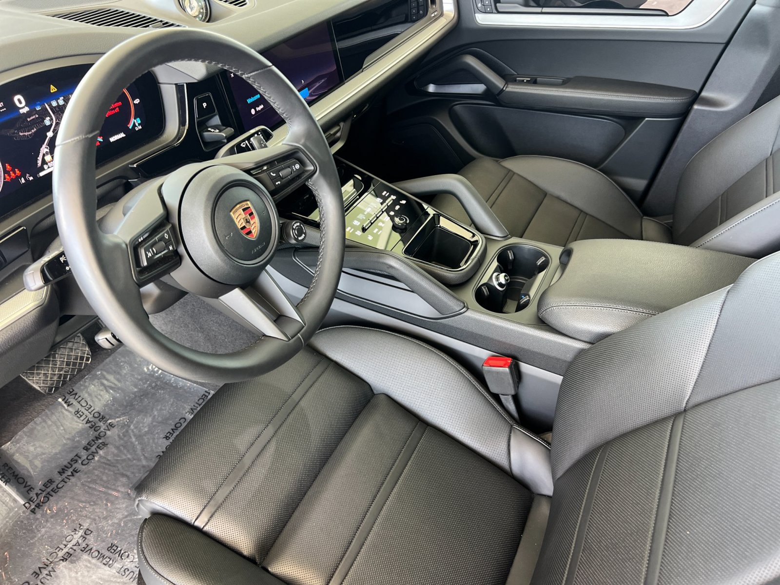 Certified 2026 Porsche Cayenne Coupe AWD/4WD image 4