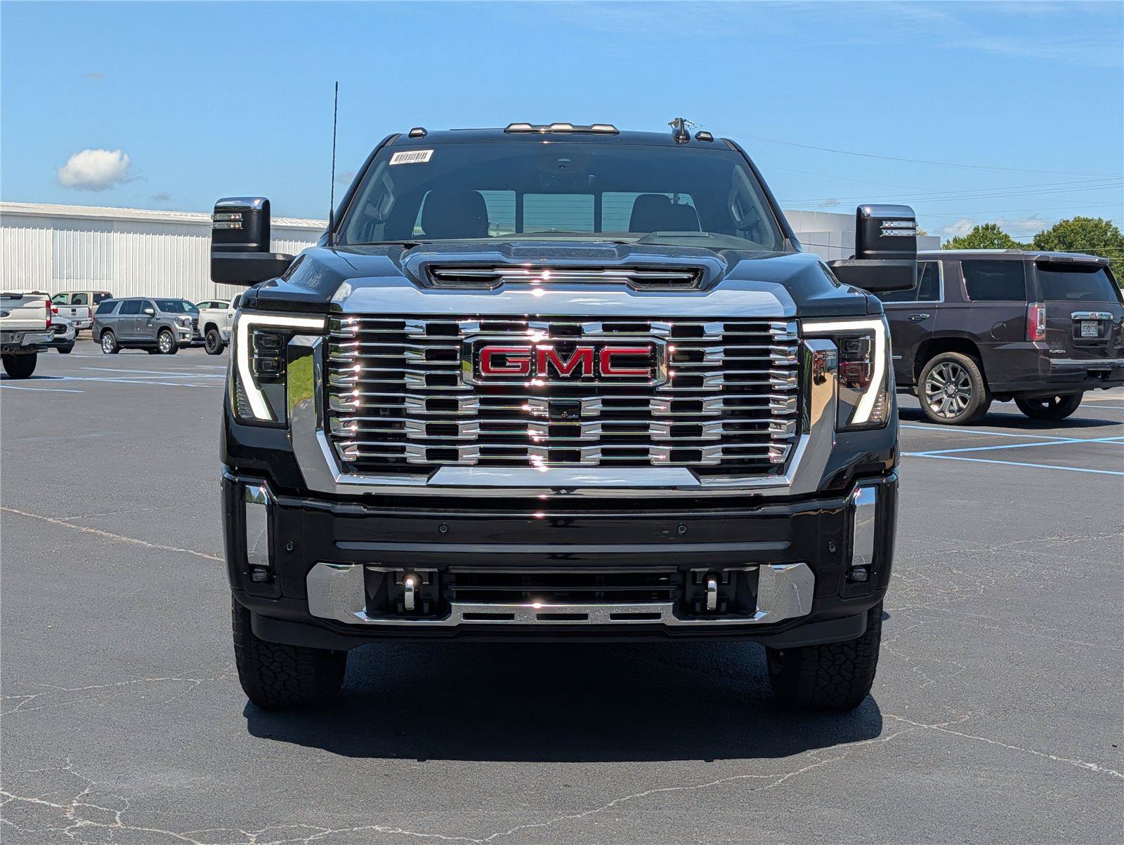 New 2026 GMC Sierra 2500 Denali w/ Denali Reserve Package AWD/4WD image 9