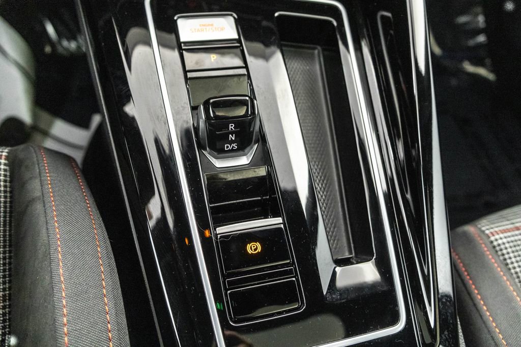 Used 2024 Volkswagen GTI SE image 20