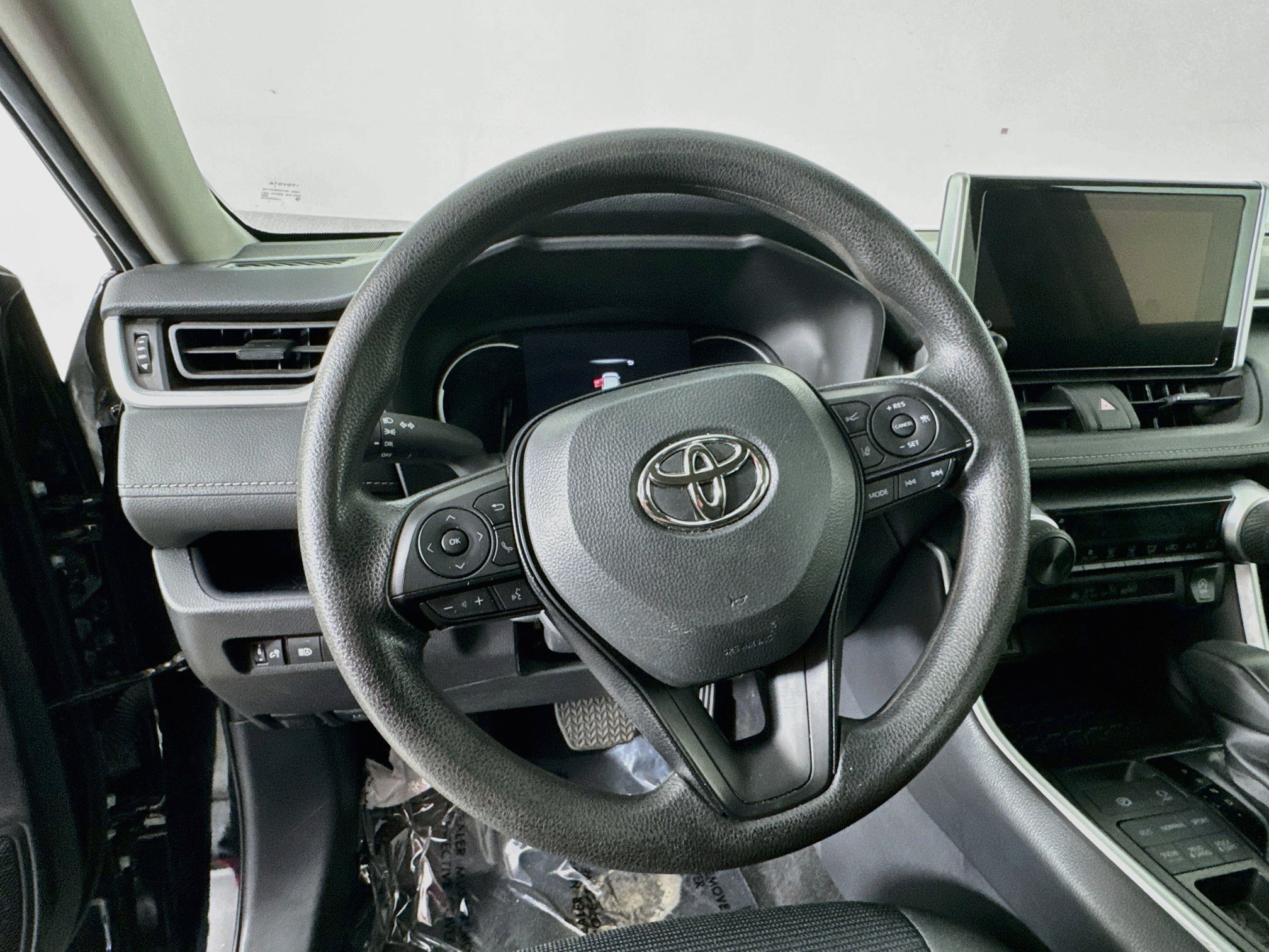 Certified 2025 Toyota RAV4 LE AWD/4WD image 11