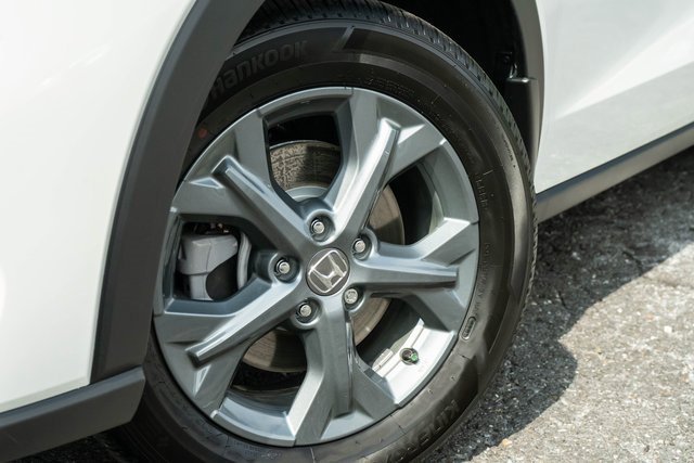 New 2026 Honda HR-V LX image 2