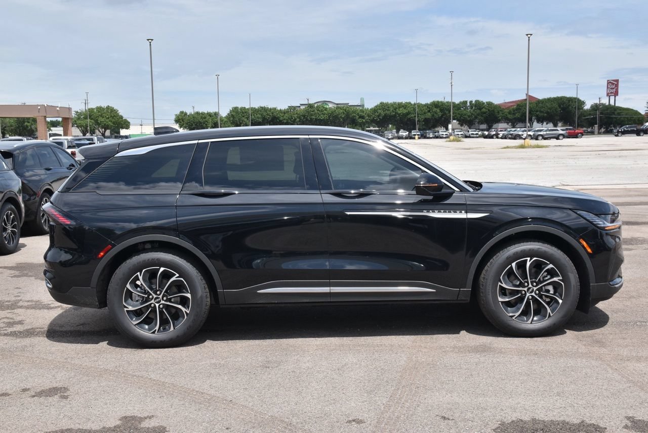 New 2026 Lincoln Nautilus Premier AWD/4WD image 5