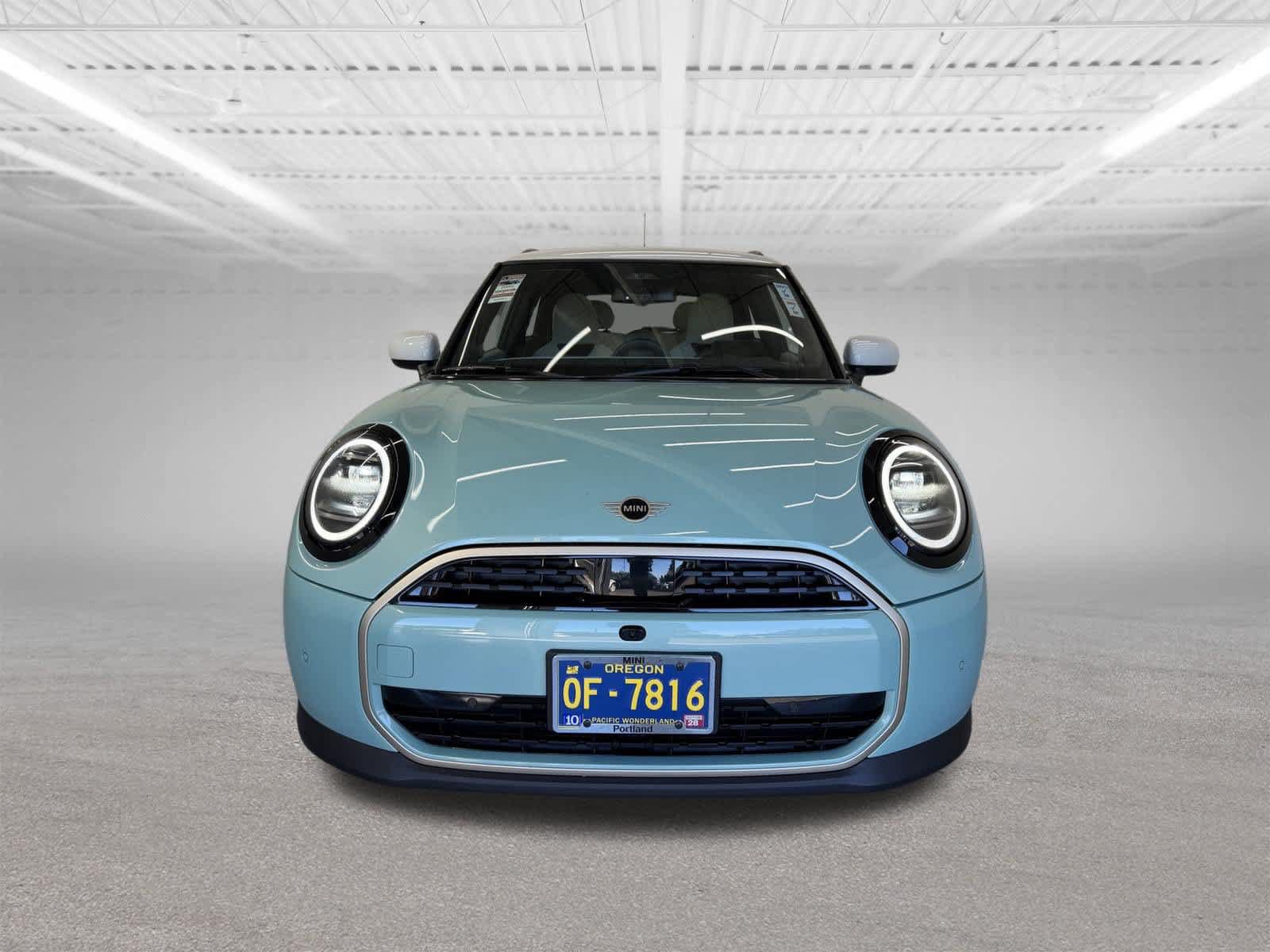 Used 2025 MINI Cooper 2-Door Hardtop FWD image 8