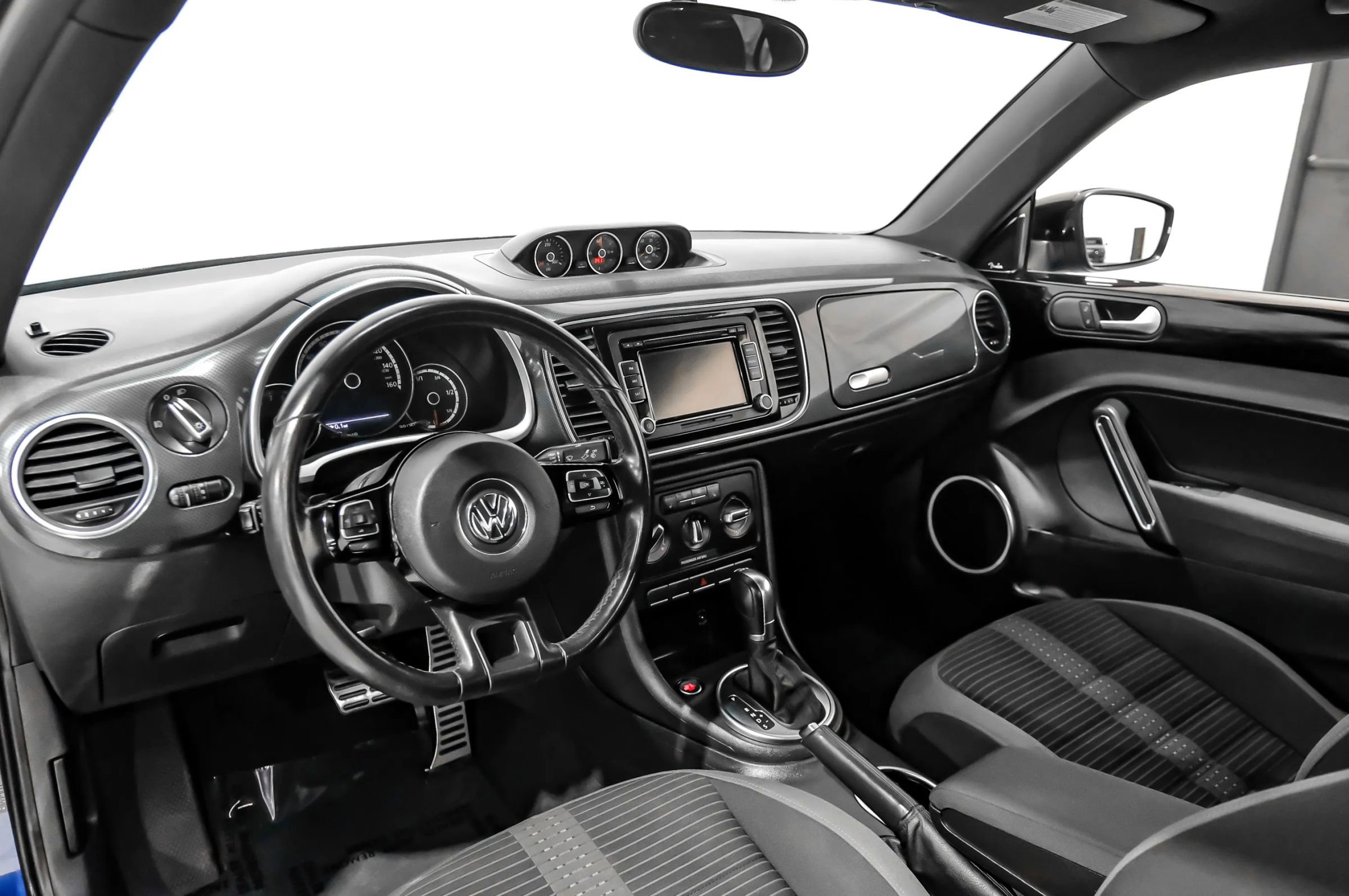 Used 2014 Volkswagen Beetle GSR image 14