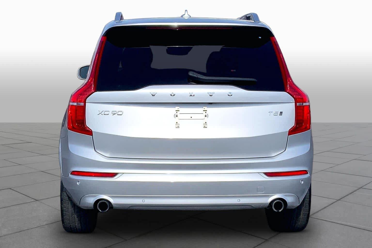 Used 2018 Volvo XC90 T5 Momentum w/ Convenience Package AWD/4WD image 5