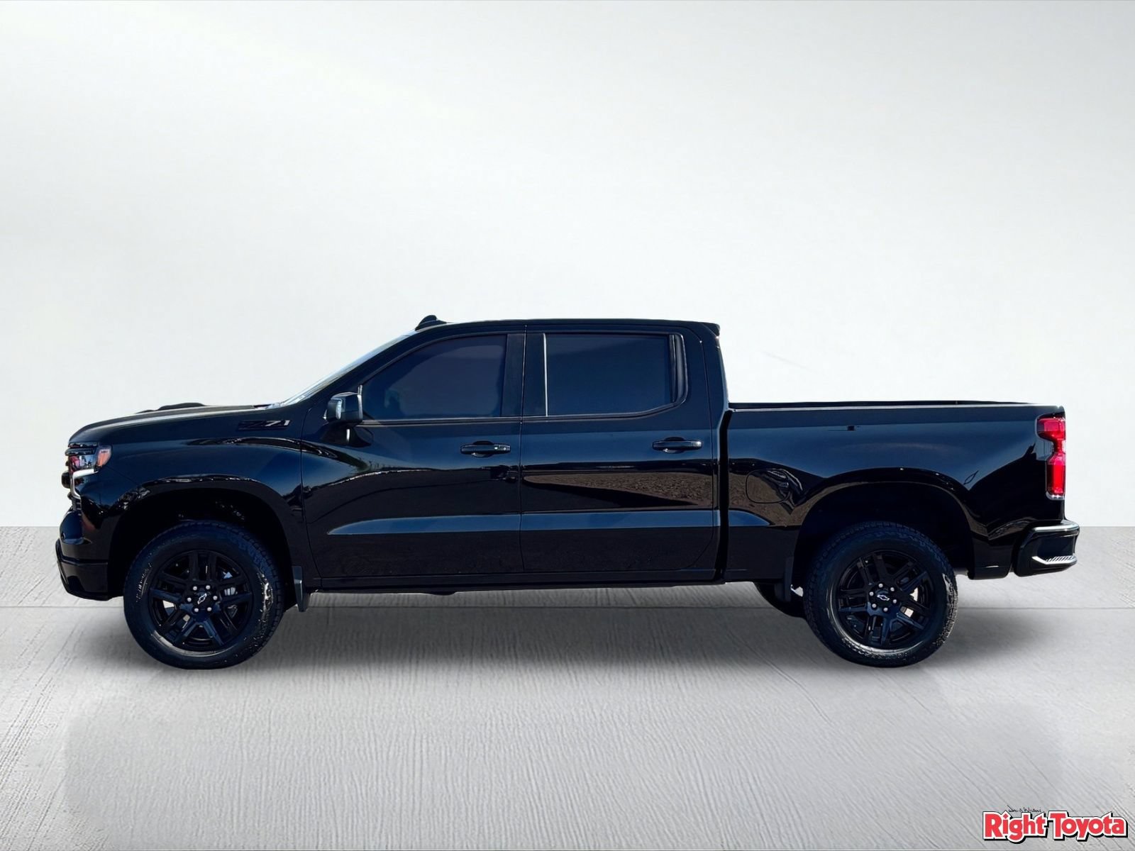 Used 2026 Chevrolet Silverado 1500 LT Trail Boss w/ LT Trail Boss Premium Package AWD/4WD image 3