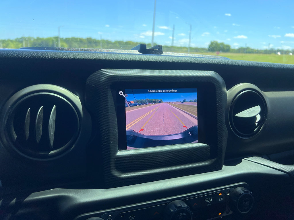 Used 2021 Jeep Gladiator Sport image 22