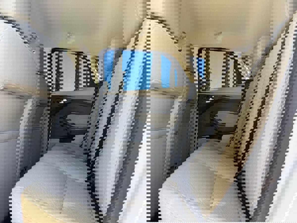 Used 2015 Ford Focus Electric Hatchback image 17