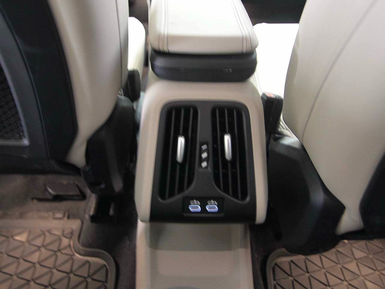 Used 2023 BMW X1 xDrive28i w/ Convenience Package AWD/4WD image 9