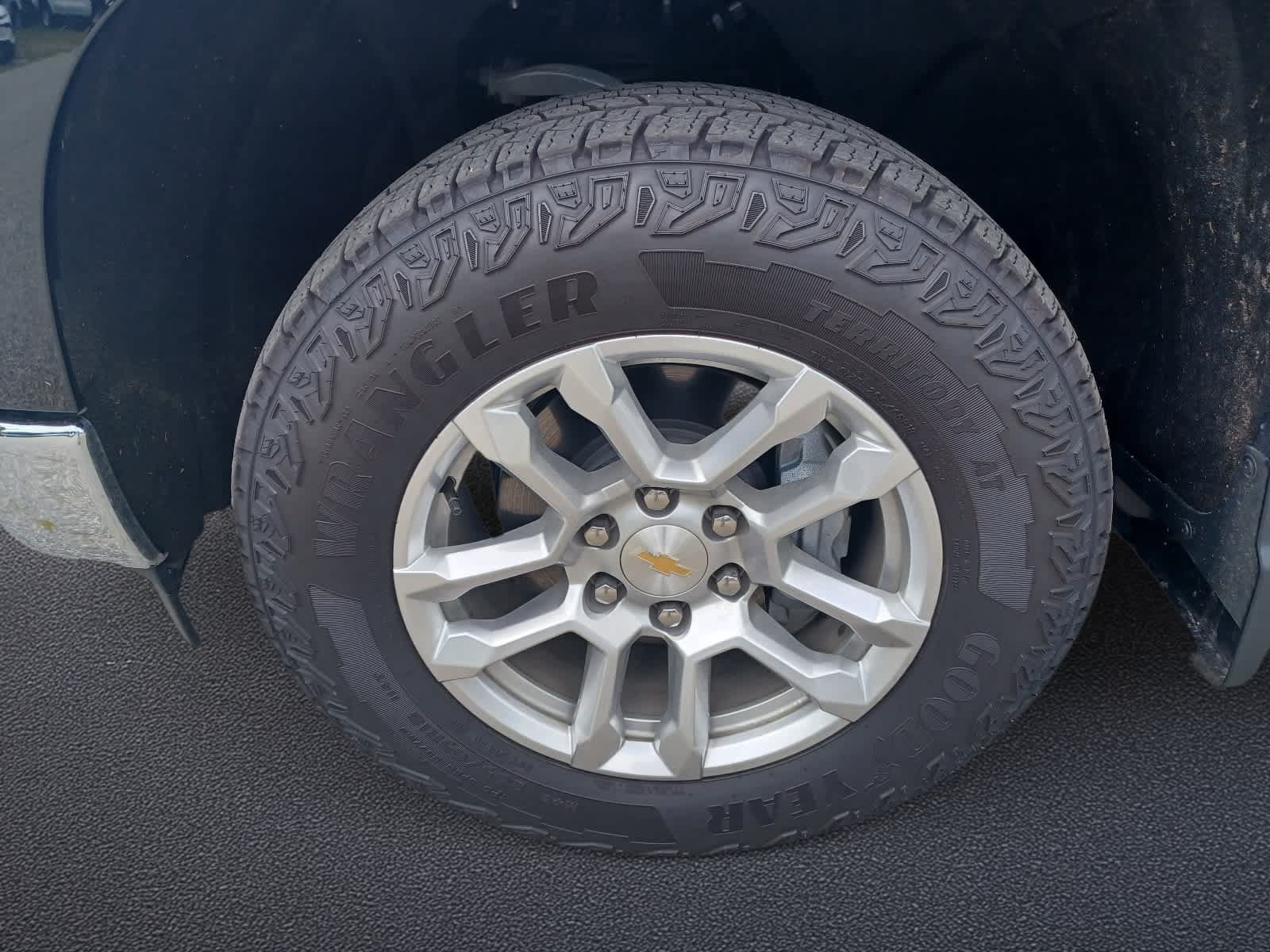 Used 2026 Chevrolet Silverado 1500 LT AWD/4WD image 24