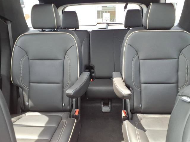 Used 2023 Chevrolet Traverse Premier w/ Redline Edition AWD/4WD image 33