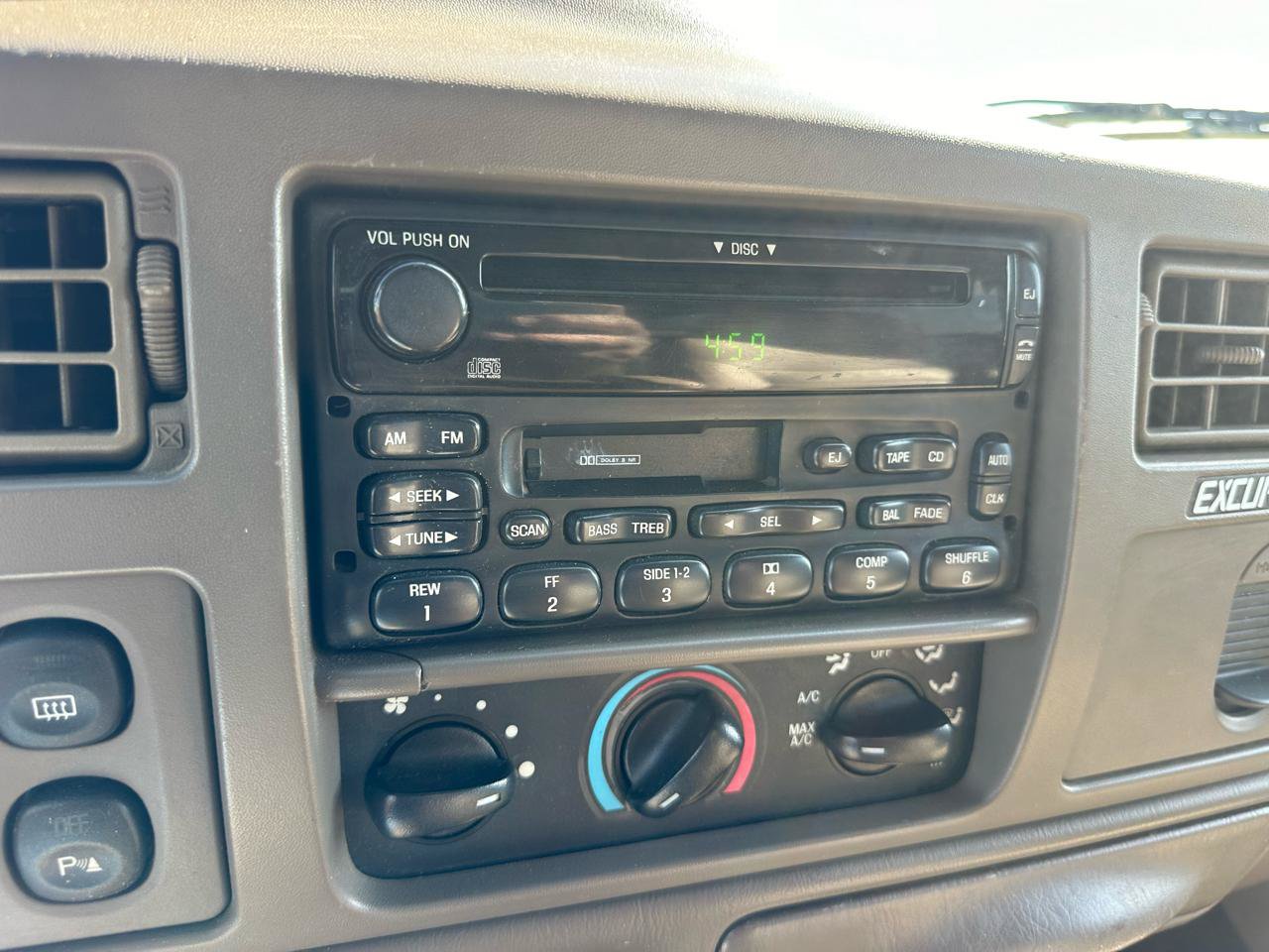Used 2001 Ford Excursion Limited AWD/4WD image 92