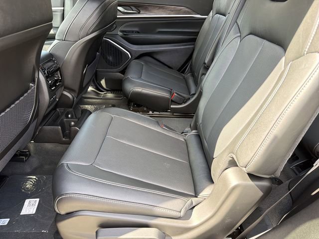 New 2026 Jeep Grand Cherokee L Limited AWD/4WD image 19