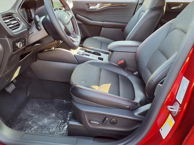 Used 2026 Ford Escape ST-Line w/ Tech Pack #1 AWD/4WD image 9