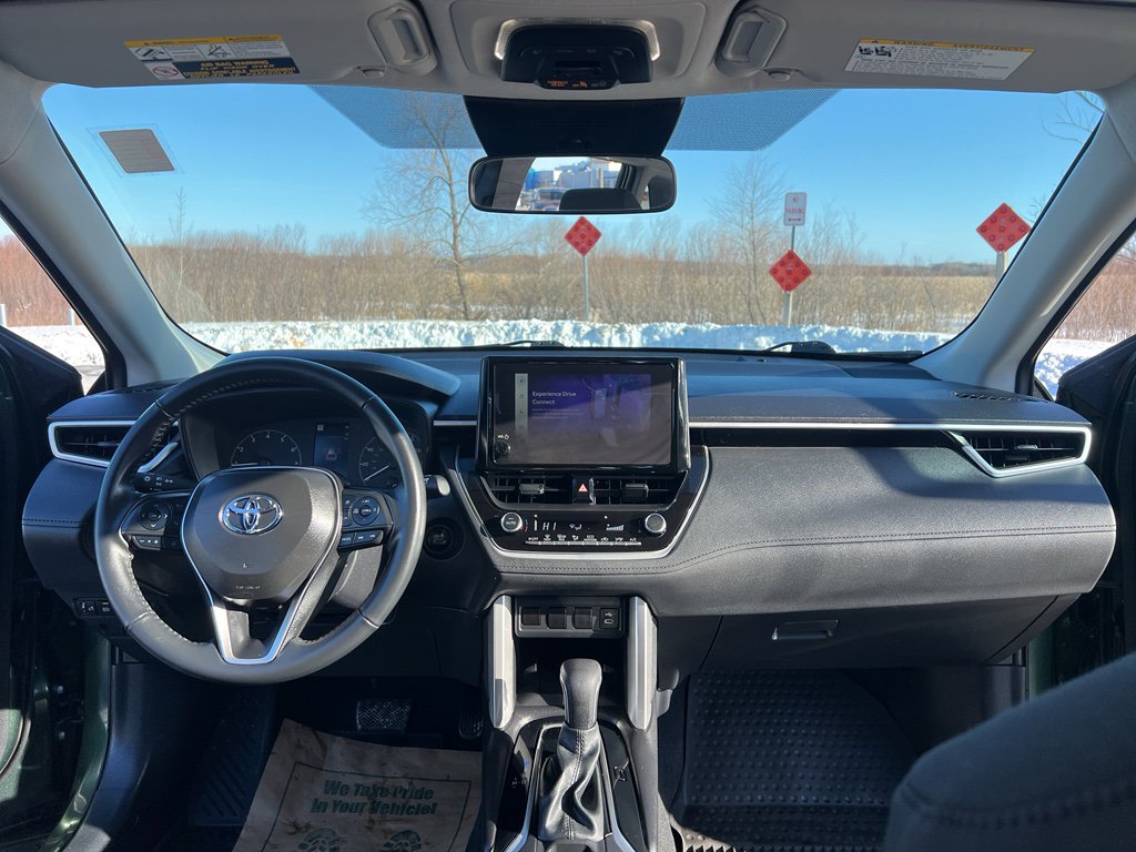 Used 2024 Toyota Corolla Cross LE image 19