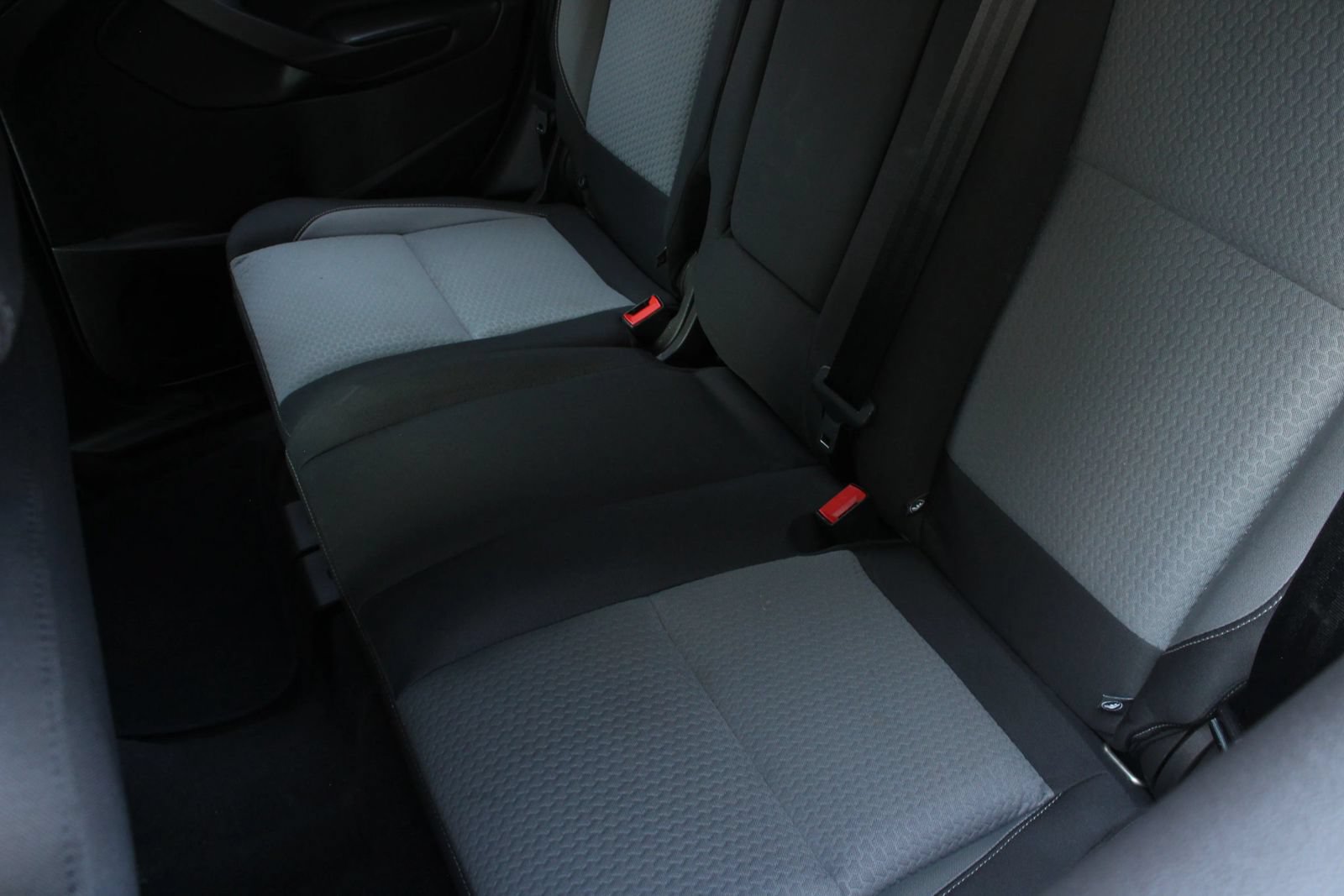 Used 2017 Ford Escape SE w/ SE Cold Weather Package FWD image 19