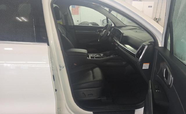 Used 2025 Kia Sorento EX AWD/4WD image 6