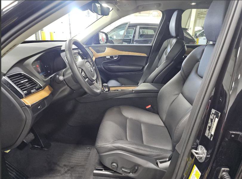 Used 2024 Volvo XC90 B6 Plus w/ Protection Package Premier AWD/4WD image 3