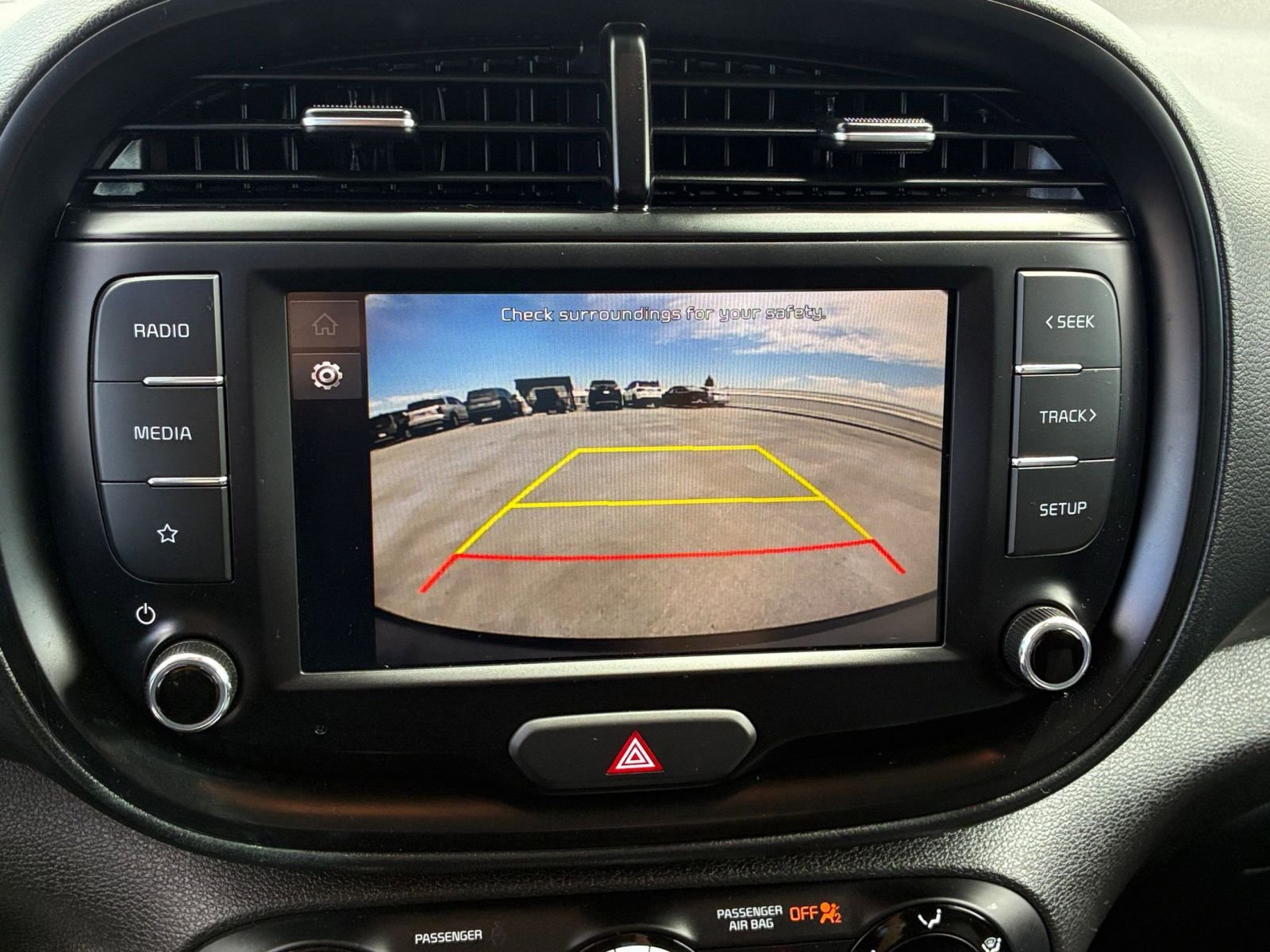 Used 2025 Kia Soul LX w/ LX Technology Package FWD image 21
