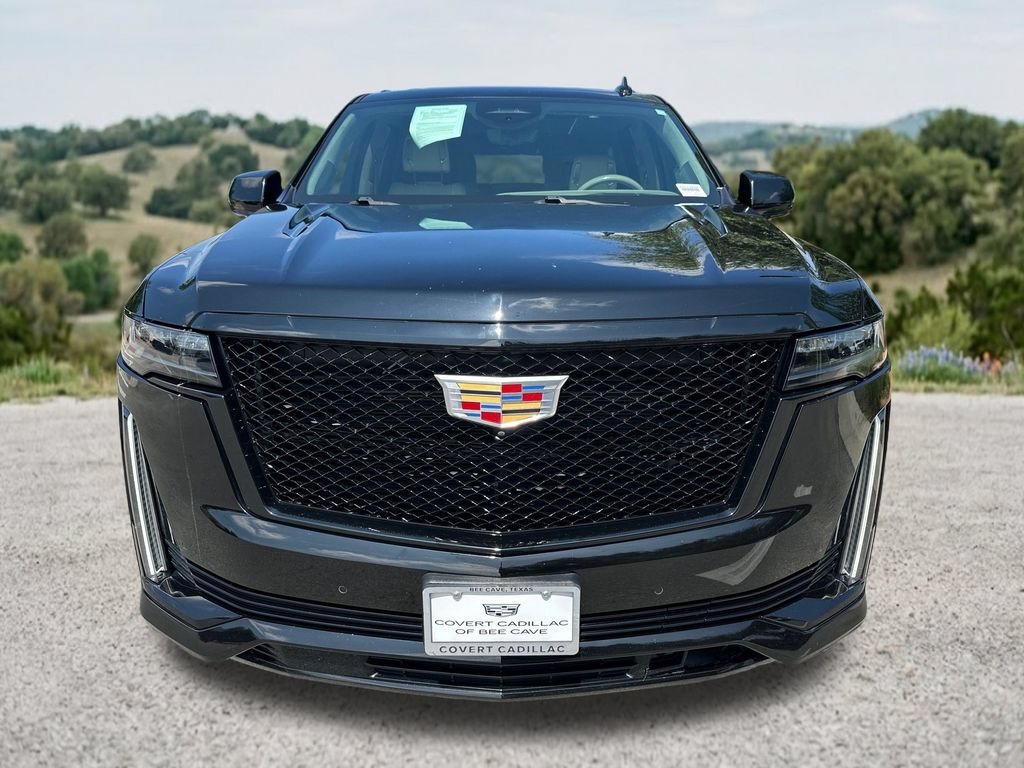 Used 2022 Cadillac Escalade Sport Platinum w/ Heavy-Duty Trailer Package AWD/4WD image 2