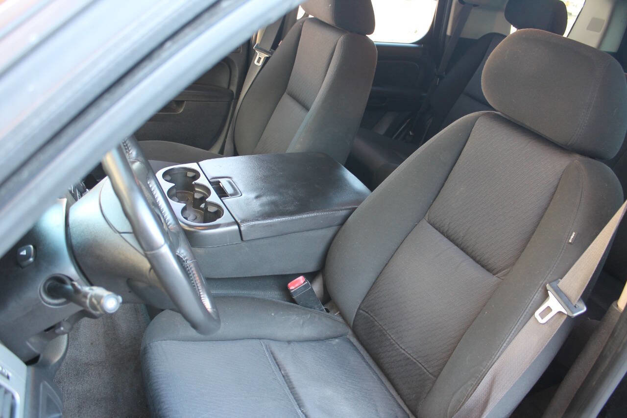 Used 2010 Chevrolet Tahoe LS image 16