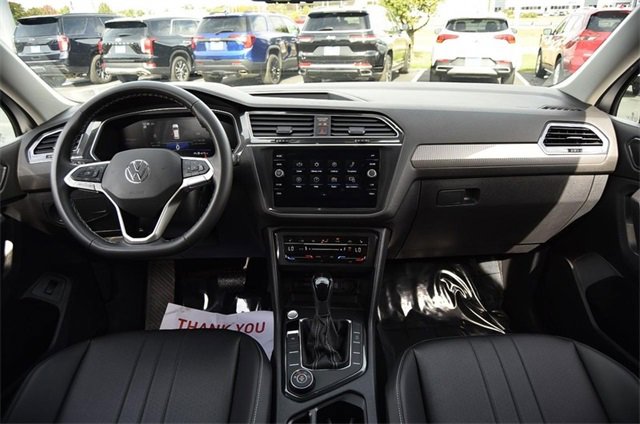 Certified 2024 Volkswagen Tiguan SE image 7