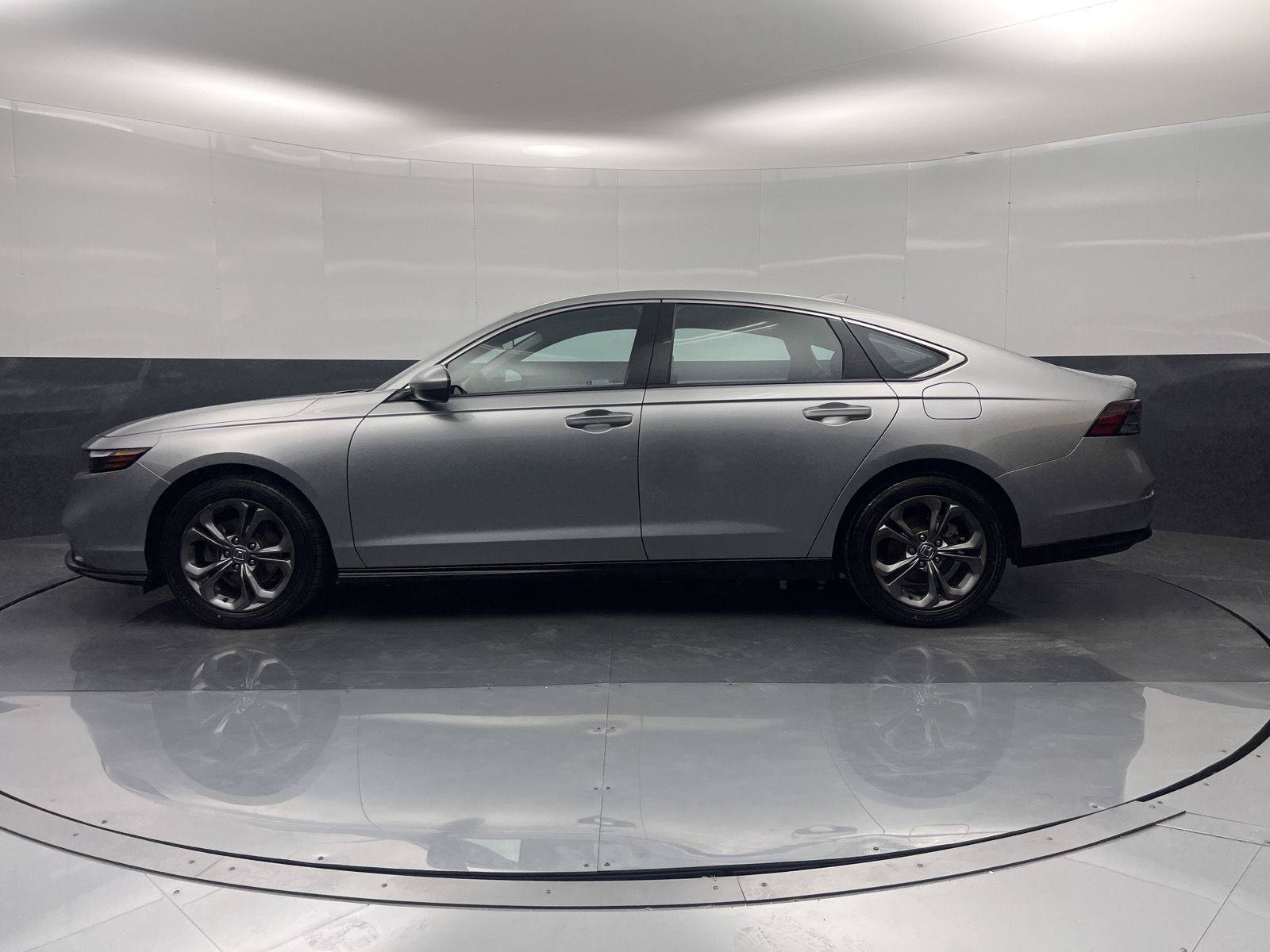 Certified 2024 Honda Accord EX image 28
