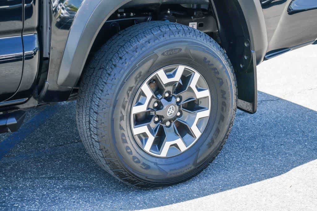 Used 2021 Toyota Tacoma TRD Off-Road w/ TRD Premium Off Road Package AWD/4WD image 10