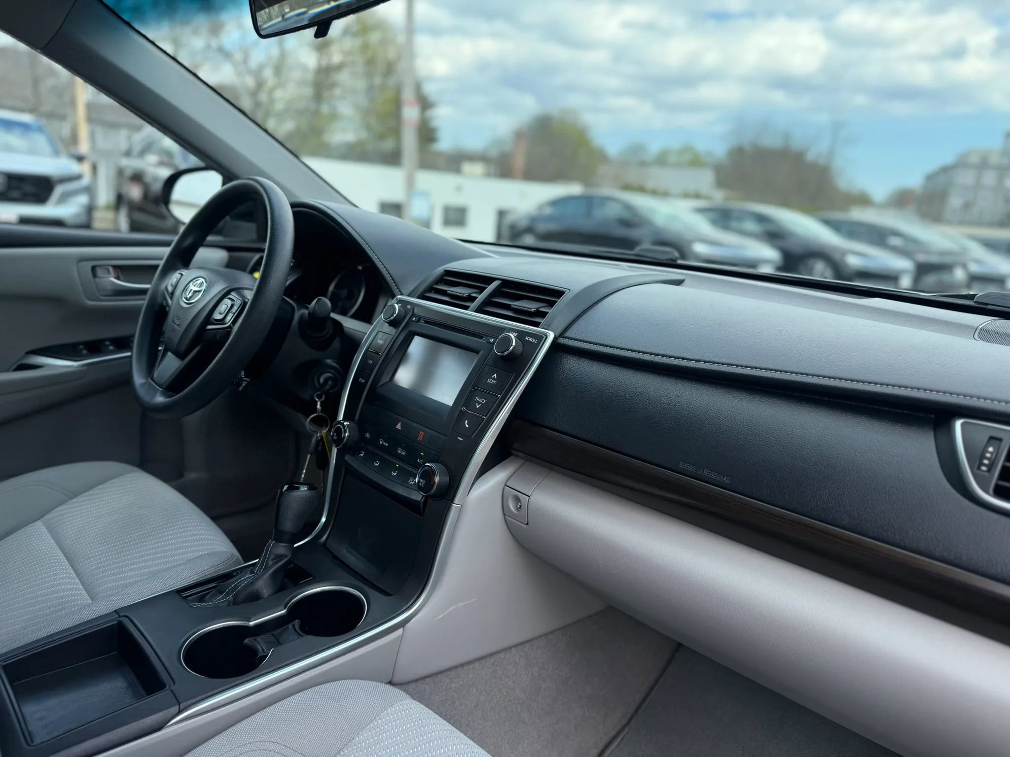 Used 2016 Toyota Camry LE FWD image 17