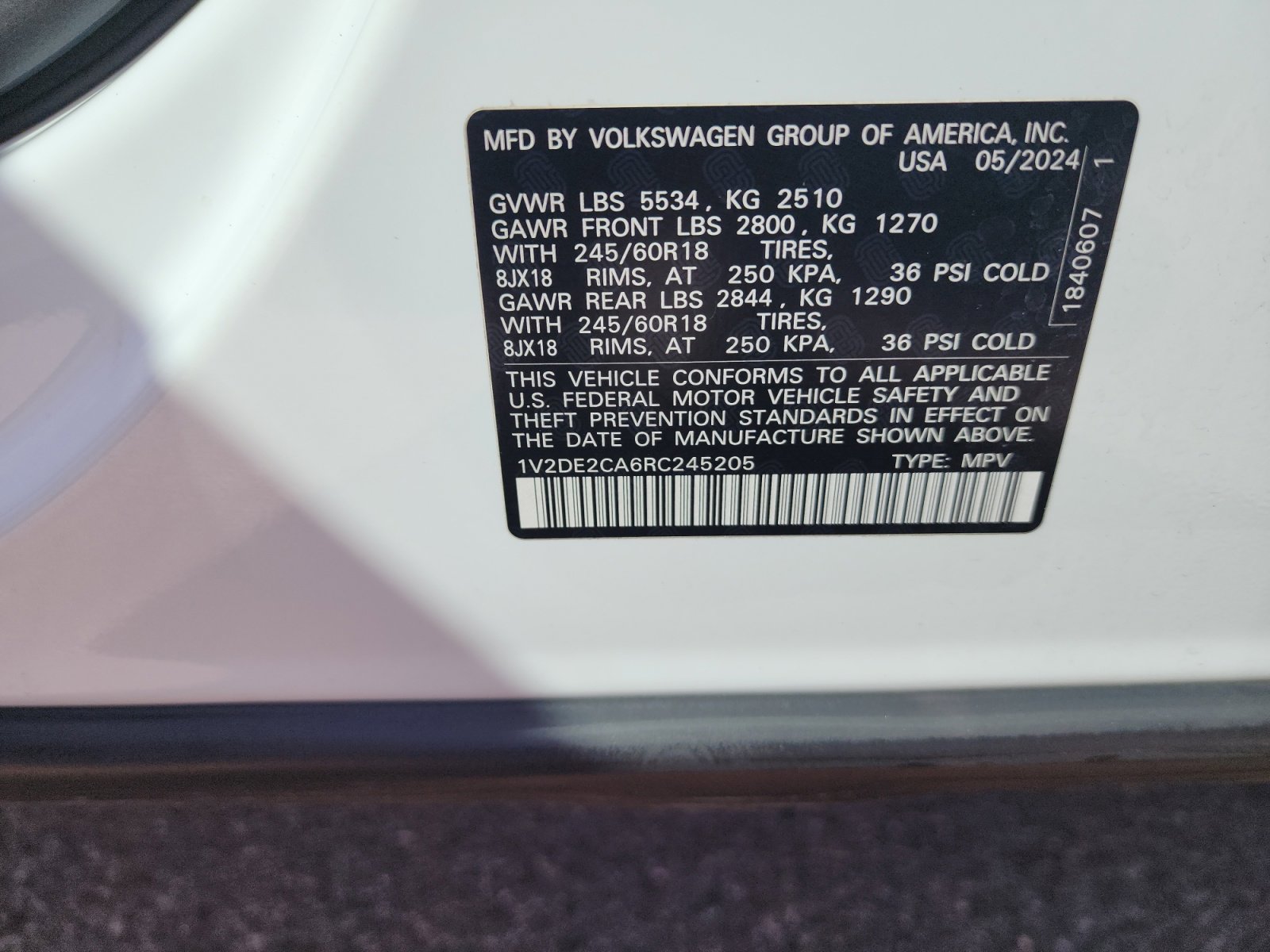 Certified 2024 Volkswagen Atlas Cross Sport SE image 25