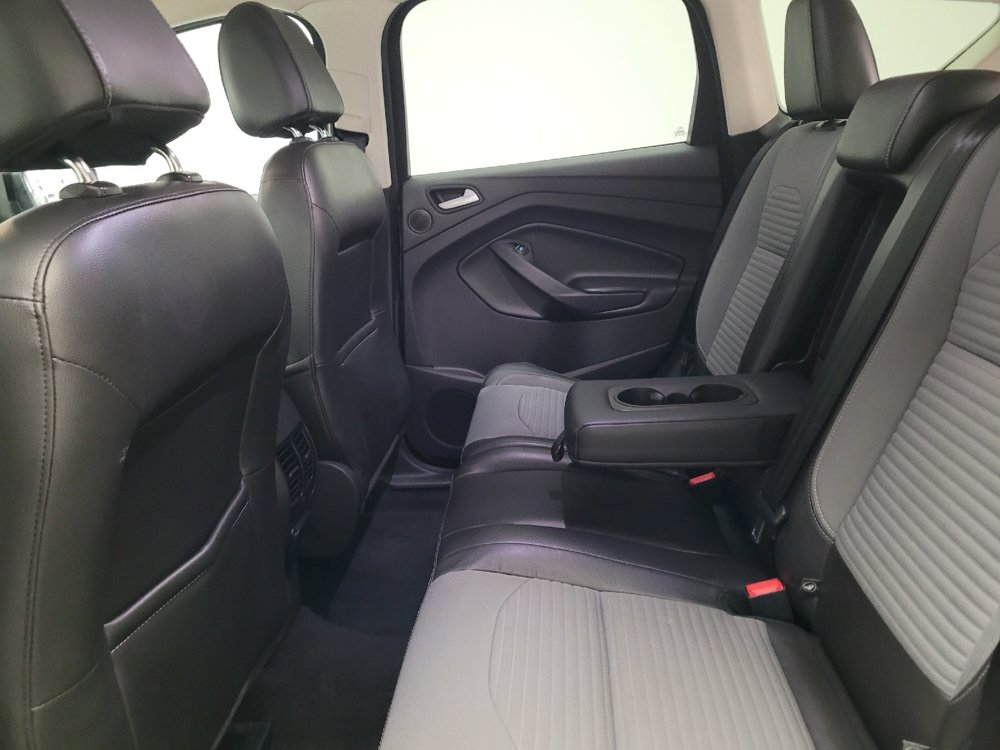 Used 2017 Ford Escape SE w/ Equipment Group 201A FWD image 18